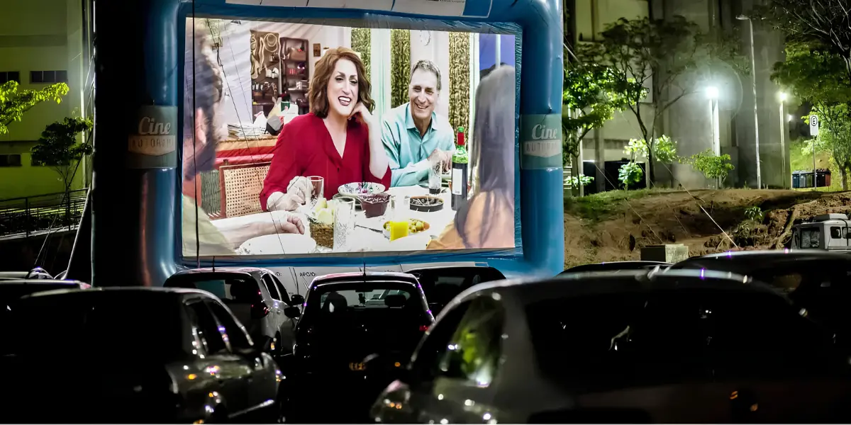 Goiania-recebe-cinema-drive-in-gratuito-com-Superman-F1-–-O-Filme-e-mais-4-sucessos