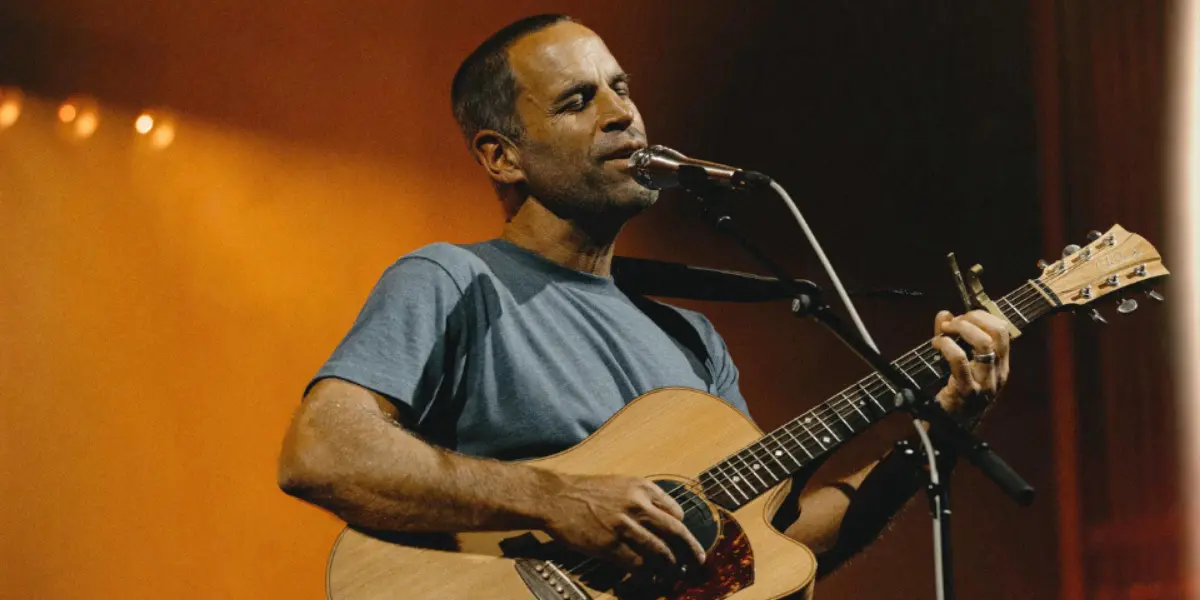 Jack Johnson anuncia retorno ao Brasil em 2027 com shows em três cidades; confira datas