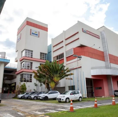 Sesc e Senac Goiás abrem novas vagas de emprego com salários de até R$6,2 mil