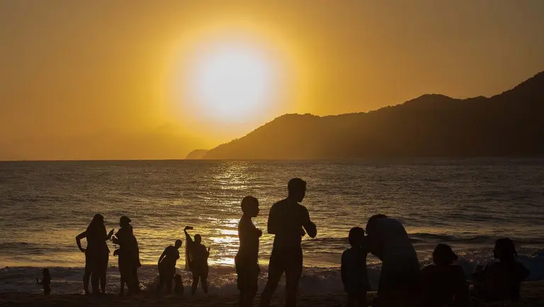 Turismo internacional no Brasil bate recorde com R$ 25 bilhões gastos por estrangeiros em 2026