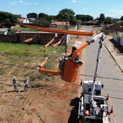 Mutirão da Equatorial Goiás faz manutenção para atender 50 mil em Aparecida de Goiânia