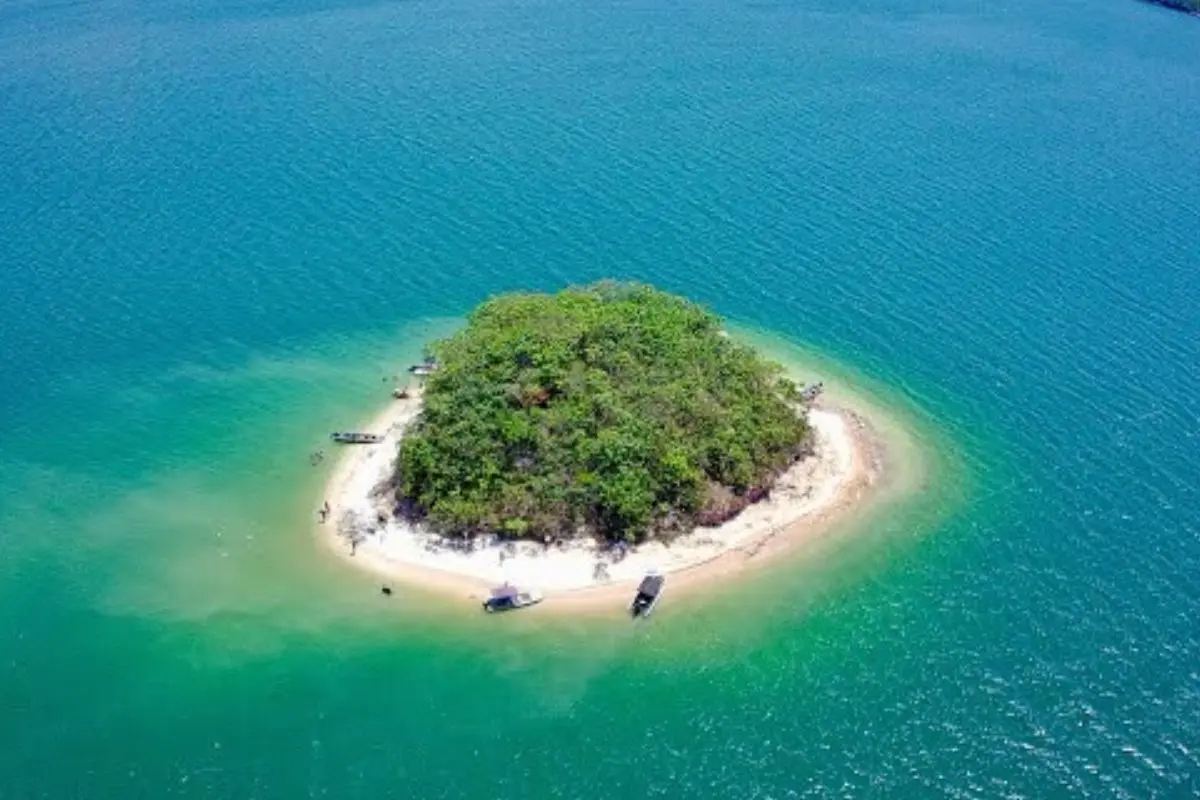 Ilha do Amor: Paraíso escondido em Goiás tem águas cristalinas em formato de coração