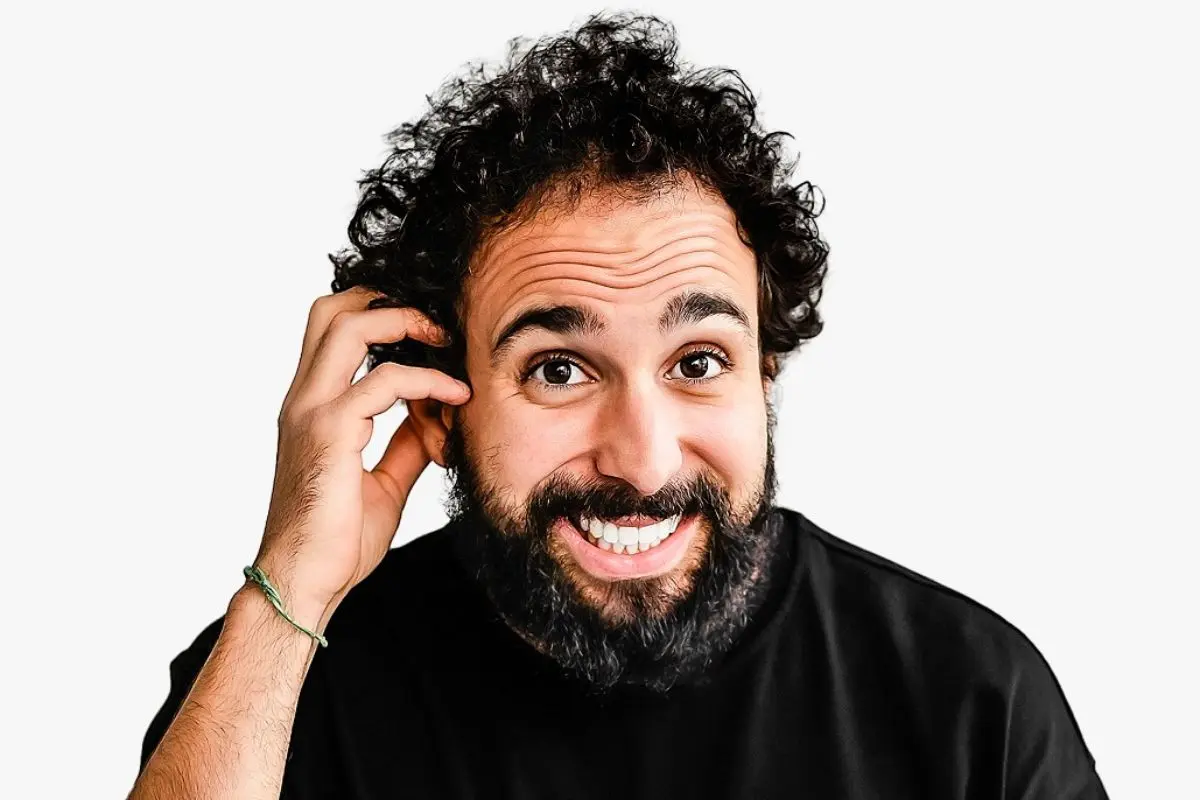 Murilo Couto traz “Novo Show” a Goiânia e Anápolis com textos inéditos