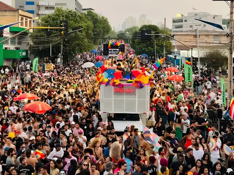 Parada LGBTQIA+ de Goiânia terá 20 DJs, serviços gratuitos e debate sobre eleições