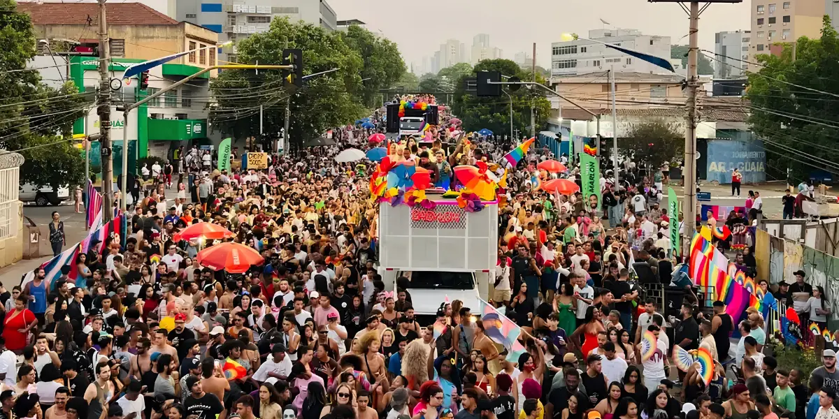 Parada LGBTQIA+ de Goiânia terá 20 DJs, passeata e debate sobre representação em 2026