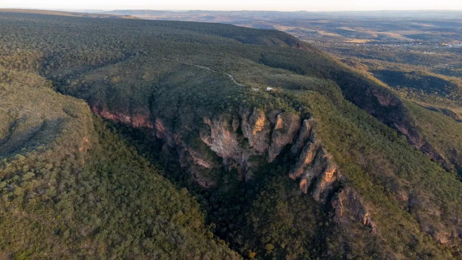 Parque da Serra de Caldas Novas poderá ganhar teleférico, entrada por Rio Quente e melhorias com concessão