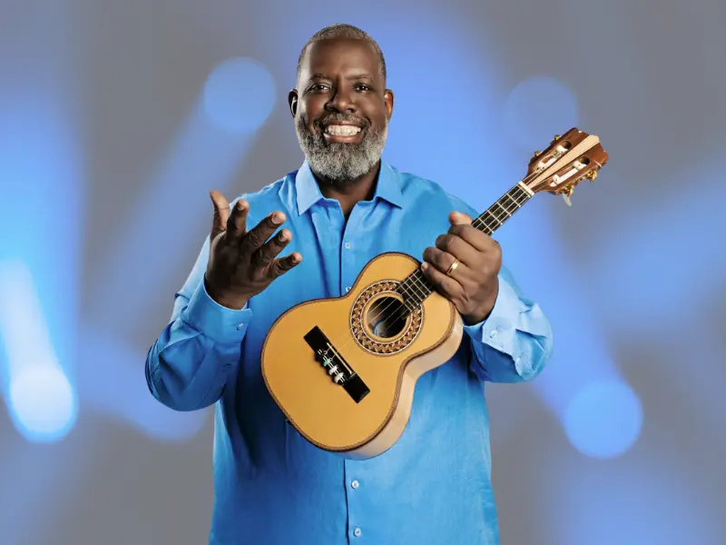 Péricles, maestro João Carlos e Filarmônica de Goiás serão atrações do Flamboyant In Concert