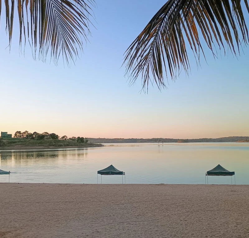 Praia Generosa no Lago Serra da Mesa, em Uruaçu, Goiás
