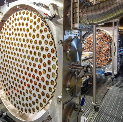 Sinal de matéria escura intriga cientistas após evento raro no detector LZ