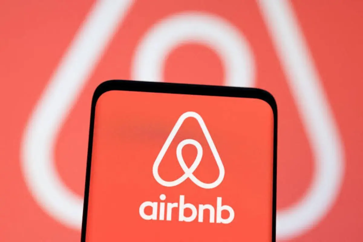 Airbnb 2026 ganha IA para planejar viagens, mapa entre amigos e novos serviços