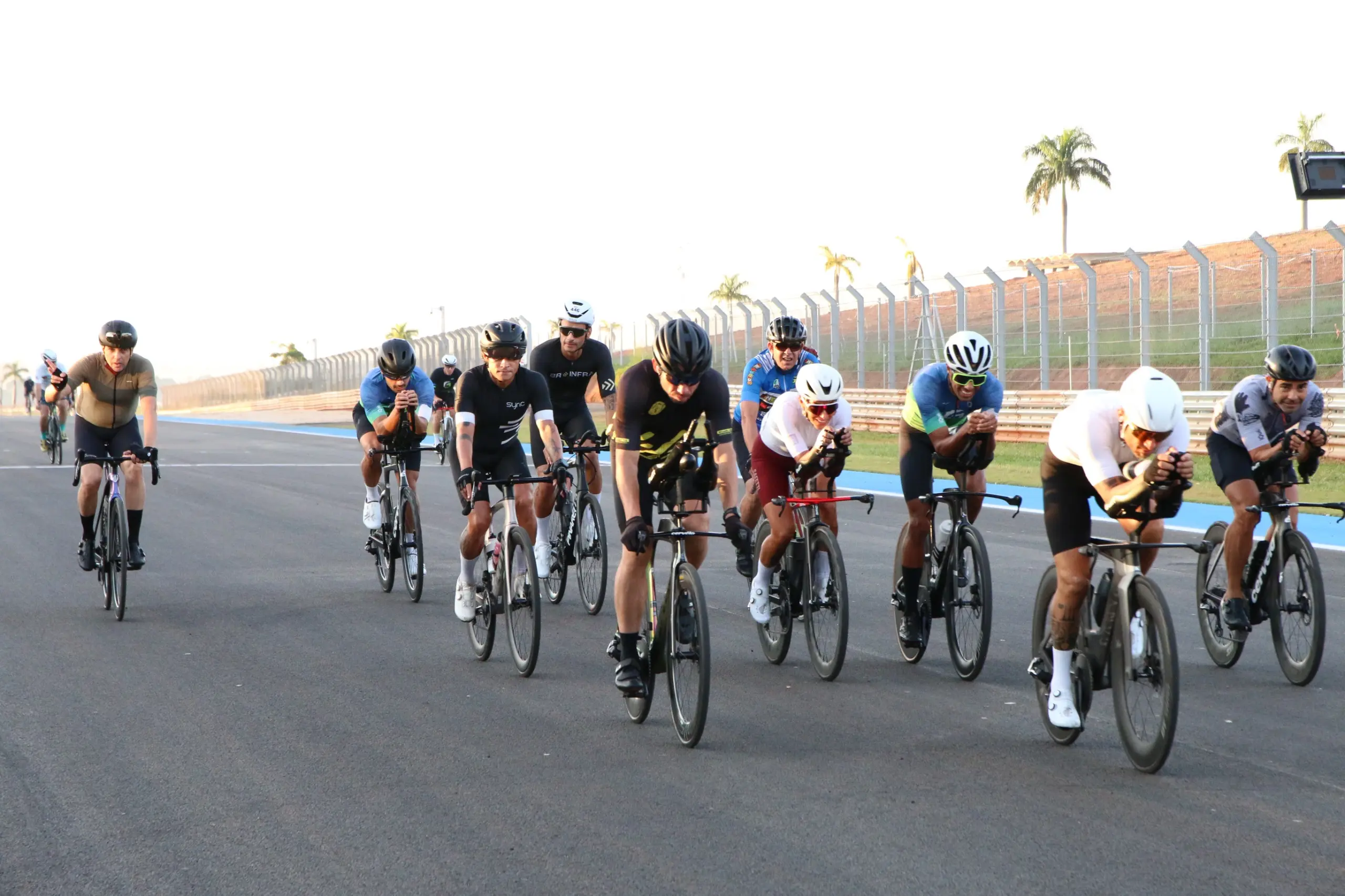 Autódromo de Goiânia reabre pista para ciclistas e corredores