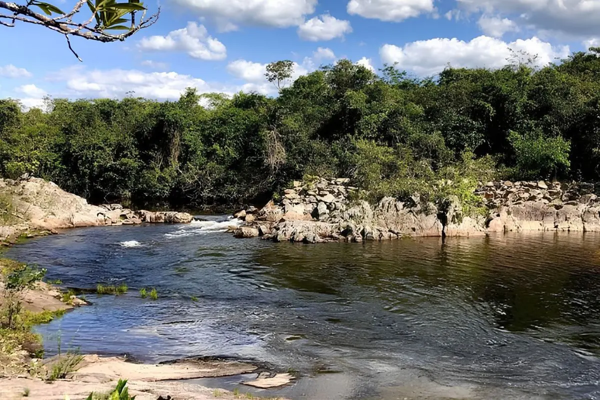 Trilha de 78 km em Goiás cruza serras, cachoeiras e paisagens da Chapada dos Veadeiros
