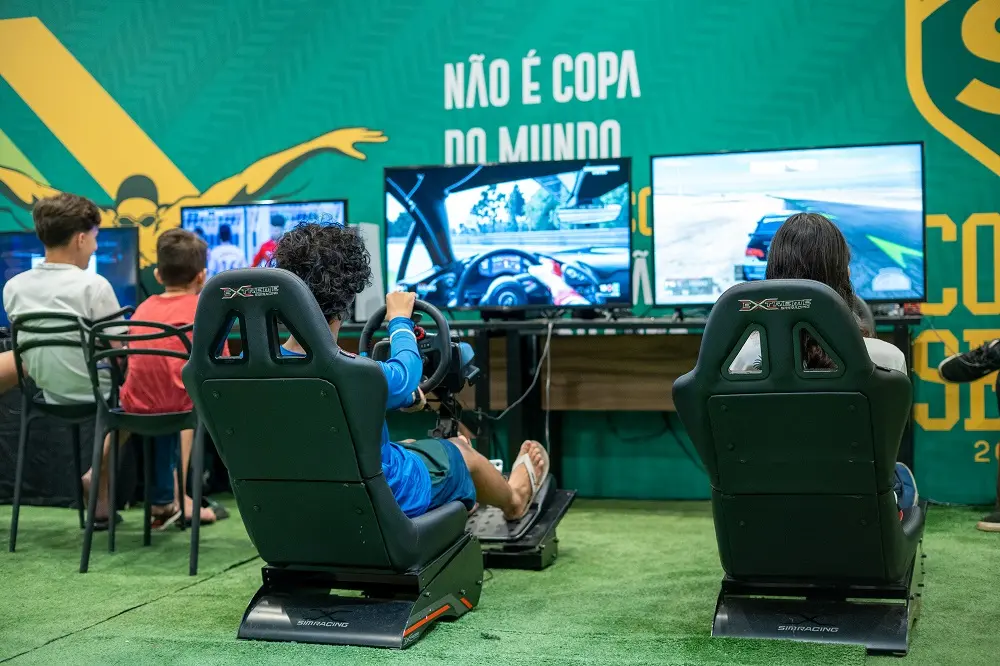 Shopping de Goiânia recebe torneio de games com disputas de futebol, luta e dança