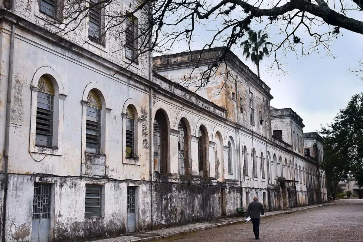 De fantasmas a crimes antigos, 5 destinos brasileiros que guardam histórias perfeitas para o Halloween