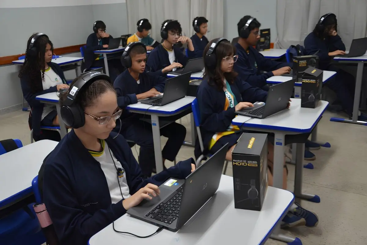 Goiás amplia cursos técnicos em 280 escolas da rede estadual