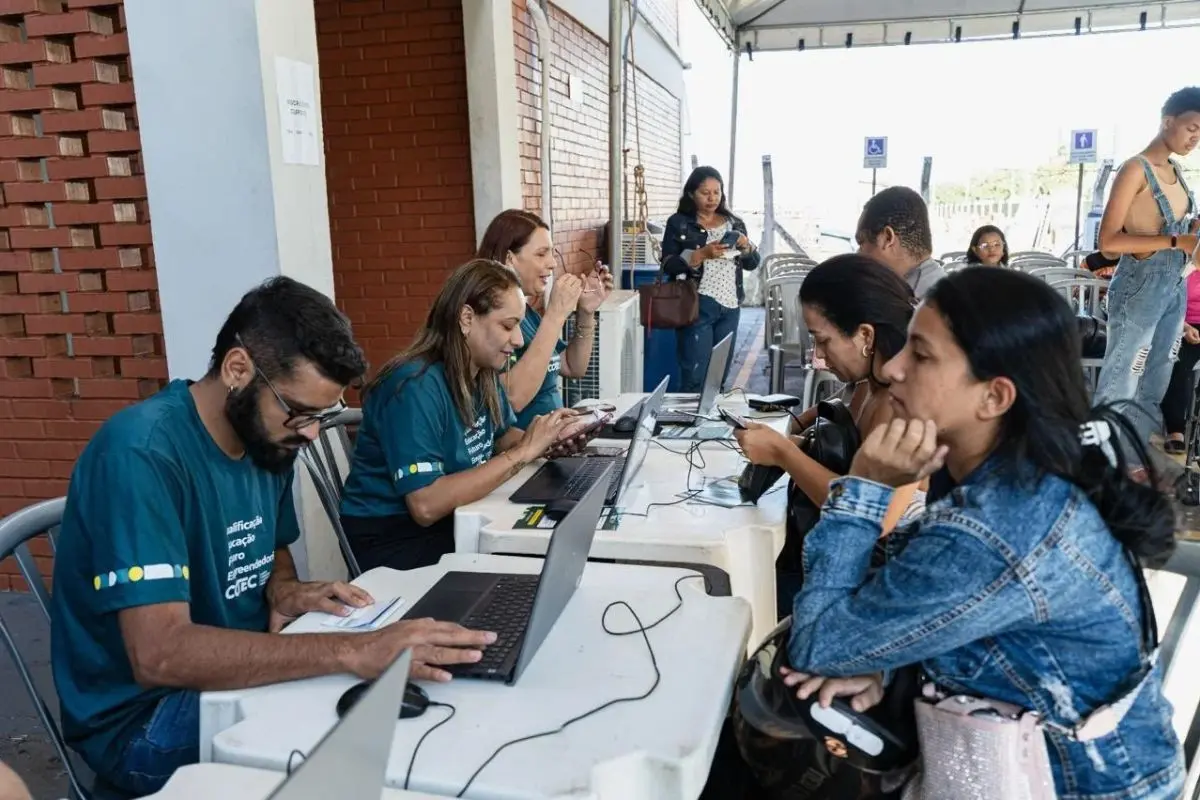 Feirão em Goiânia reúne mais de 10 mil vagas com salários de até R$ 5 mil