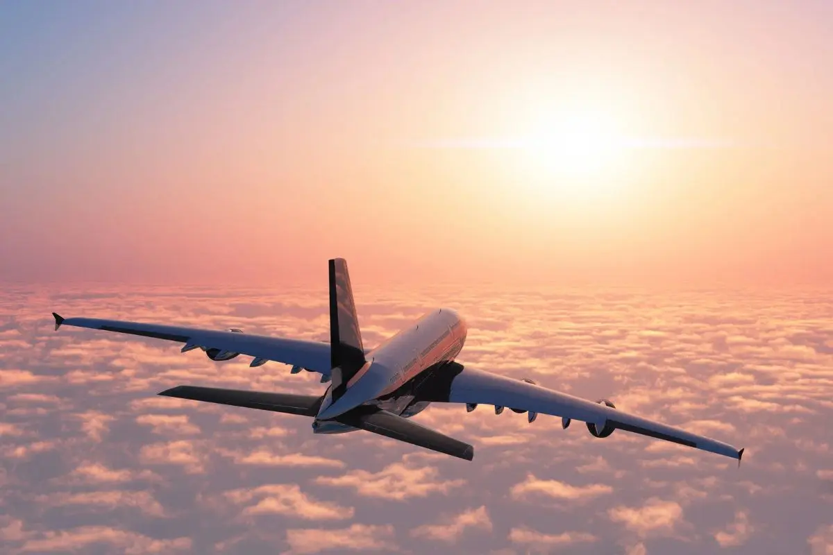 Brasileiros nunca viajaram tanto de avião; país bate recorde histórico em 2026