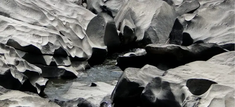 Vale da Lua leva paisagem de aparência lunar à Chapada dos Veadeiros